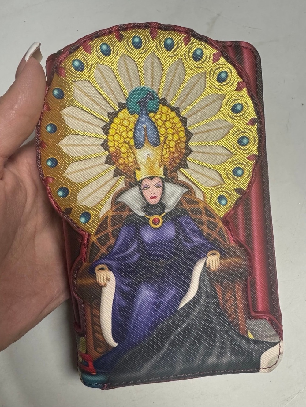 NWOT Loungefly DISNEY Evil Queen Throne Snow White Zip Around Wallet